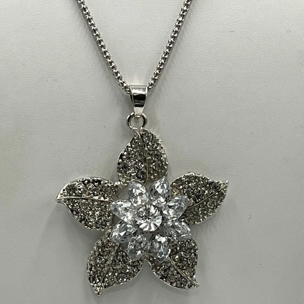 Betsey Johnson necklace 32”